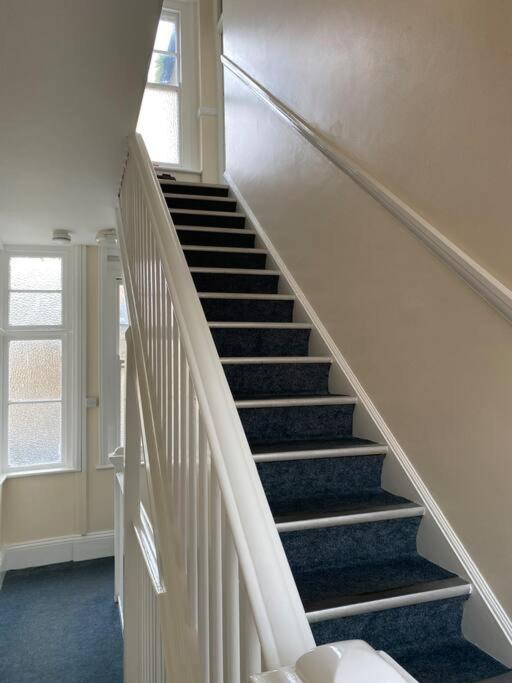 Herne Bay Central - 2 Minutes From Beach Apartment מראה חיצוני תמונה