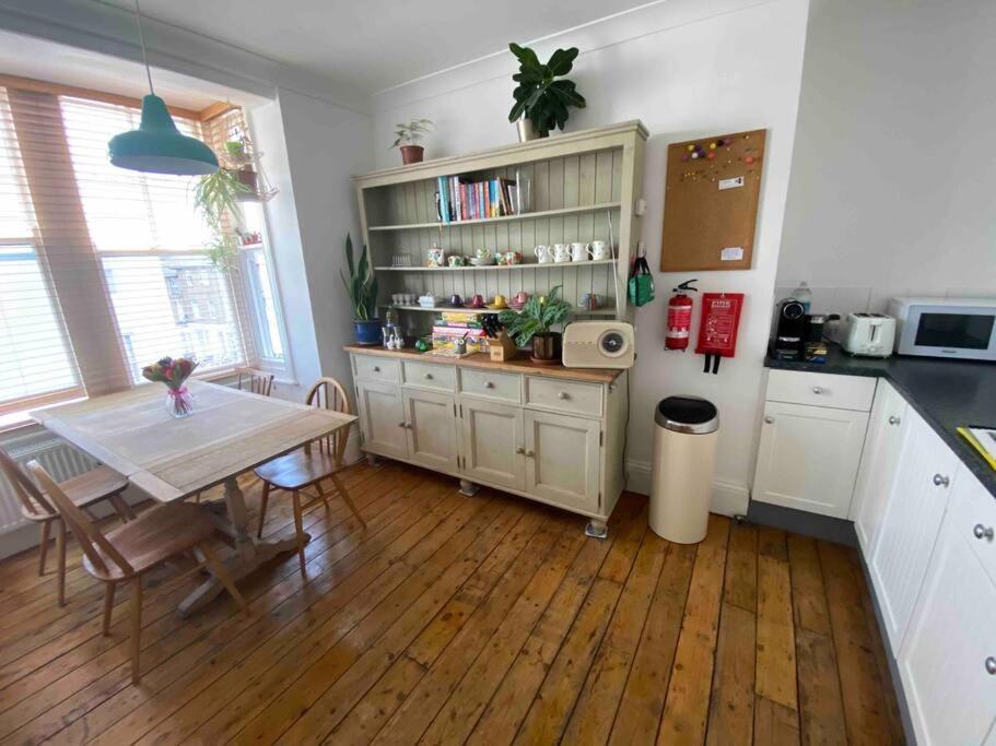 Herne Bay Central - 2 Minutes From Beach Apartment מראה חיצוני תמונה